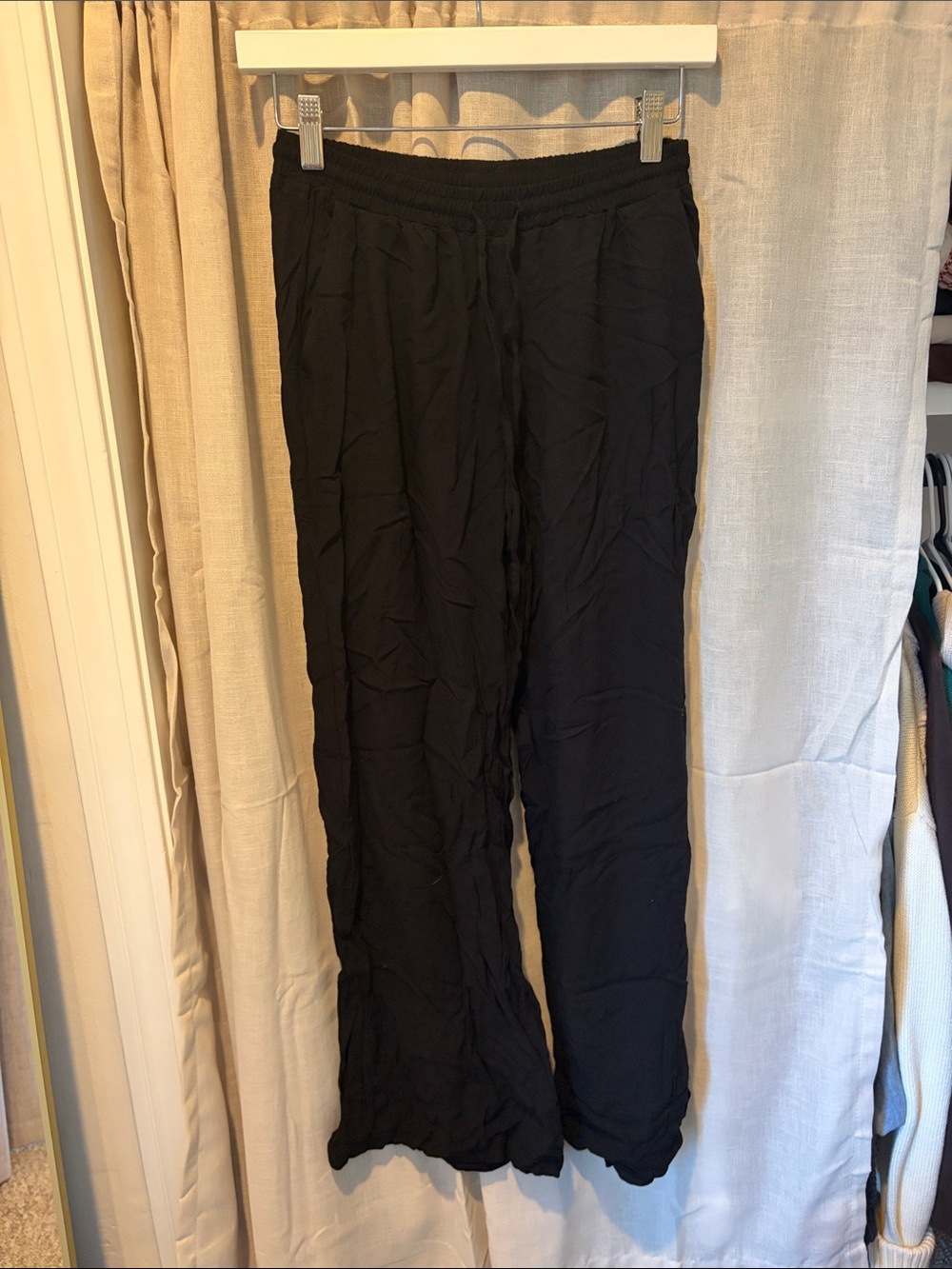 Women’s Black Pull-On Casual Pants